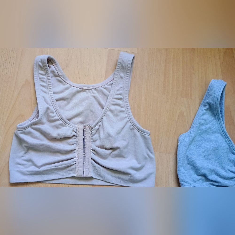 Breast Augmentation Front Opening sports bras Size small - Picture 3 of 4
